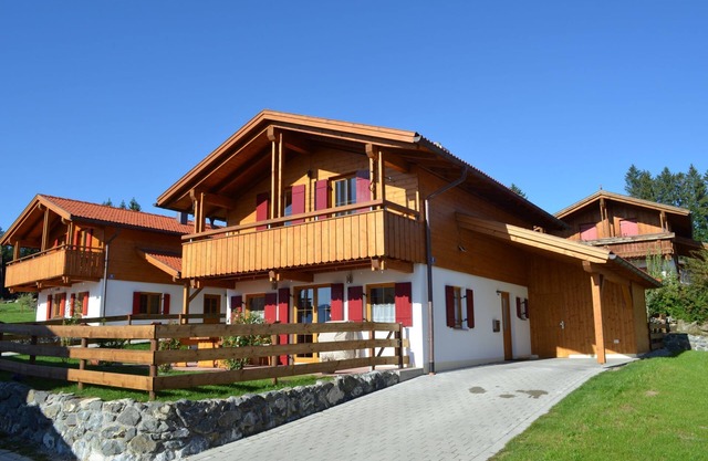 Detached vacation home with sauna, terrace and garden in Lechbruck am See