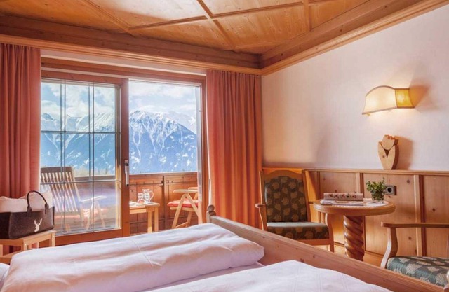 Double room I including breakfast with south balcony I - Hotel Lärchenhof nature