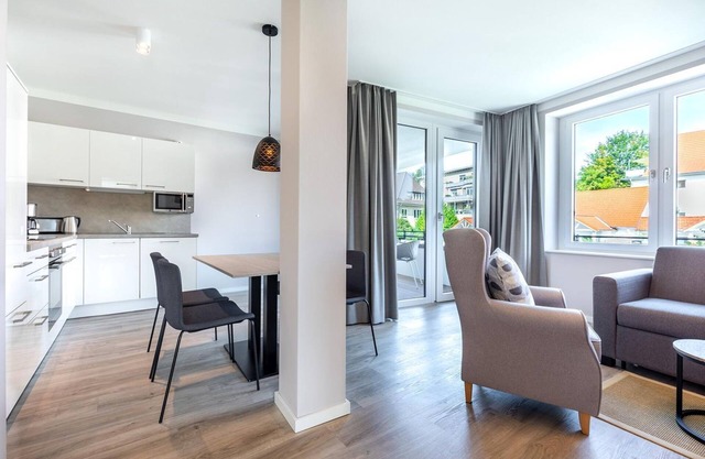 Family-friendly and stylish vacation apartment with a view of Godewindpark -