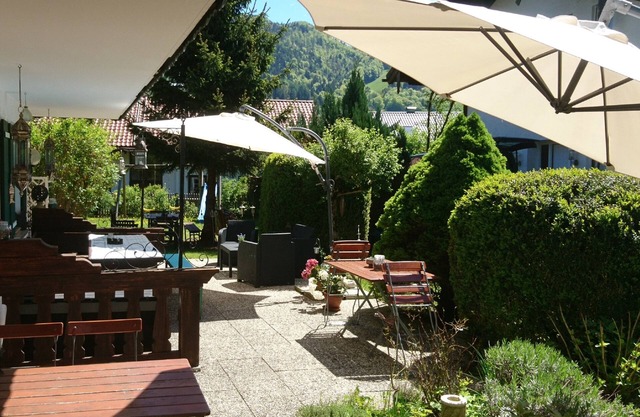 Ferienwohnung (85qm), Balkon, Küche extra, 1 Schlaf- und 1 Wohnzimmer, 2 Badezimmer, WLAN, max 4 Personen