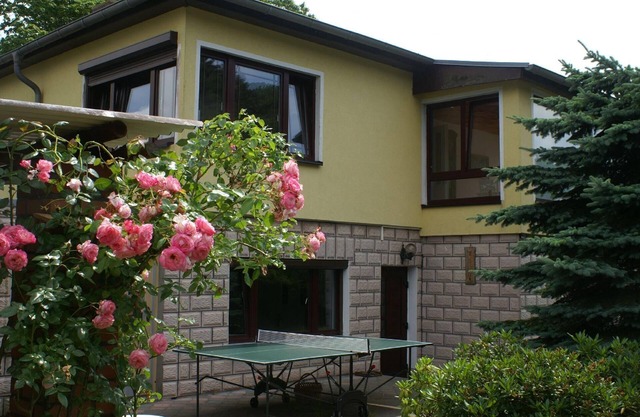 Flat in Göhren with barbecue and garden