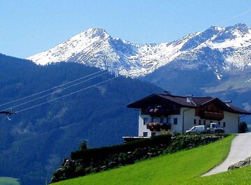 Holiday apartment in quiet surroundings in the region of the Zillertal mountains