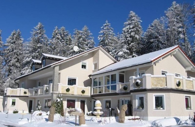 Holiday Waldkirchen Persons Bedrooms 