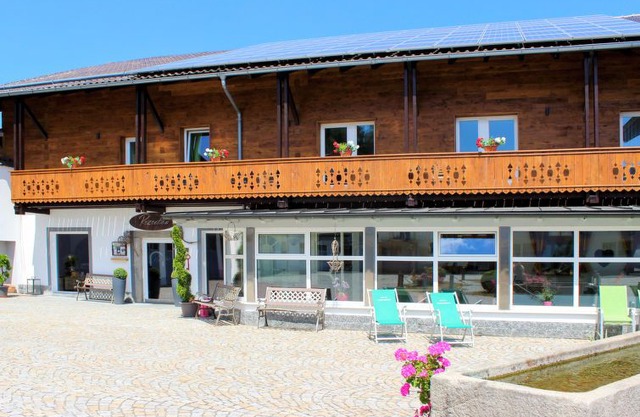 Kollnburg Apartment, Sleeps 2 with Pool and Free WiFi