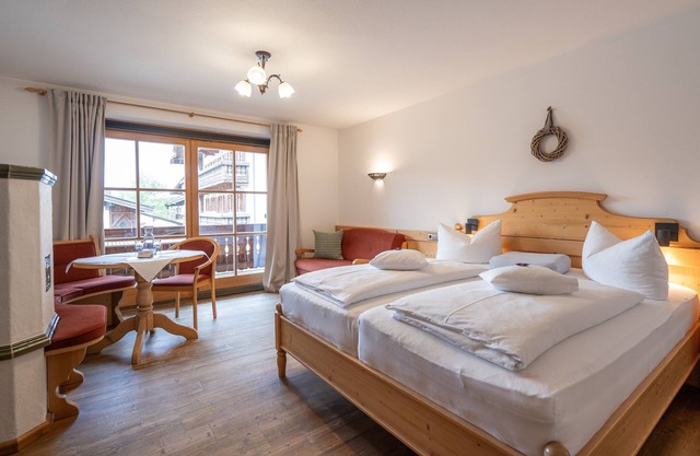 Komfort-Ferienwohnung 36 - 46 qm für bis zu 4 Personen mit Dusche/WC, Küche, Balkon