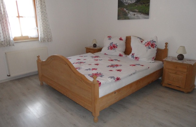 Landhaus Engelhardt in a quiet, sunny location with mountain view apartment 1, allergy free