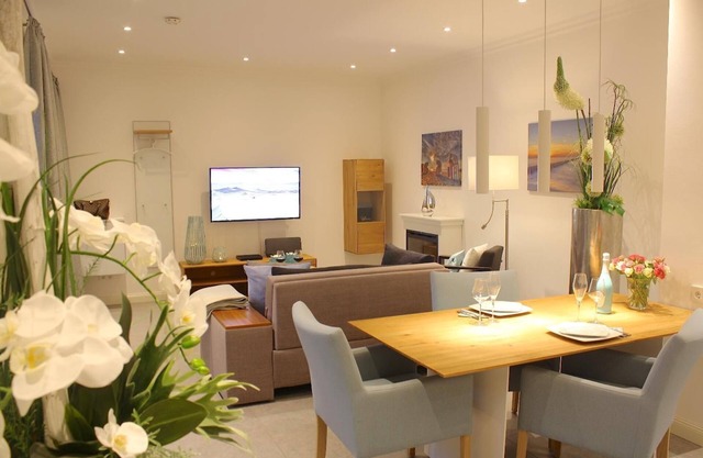 Modern 3-room apartment directly behind the Baltic Sea dike - Logierhaus Friedrich