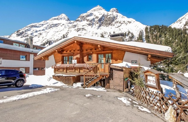 Nice apartment for 8 people with WIFI, TV, balcony, pets allowed and parking