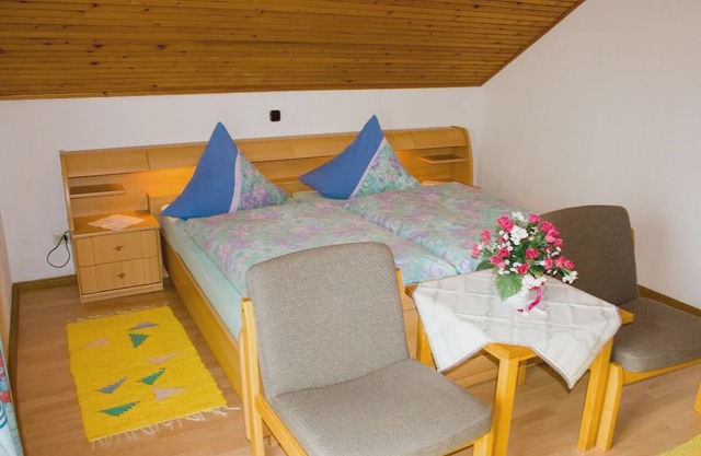 Zentrale 55qm Ferienwohnung mit Balkon, gepflegter Garten