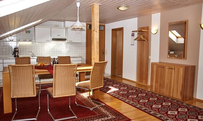 Riedenburg Apartment | 100 m² Apartment ∙ 3 bedrooms ∙ 5 guests