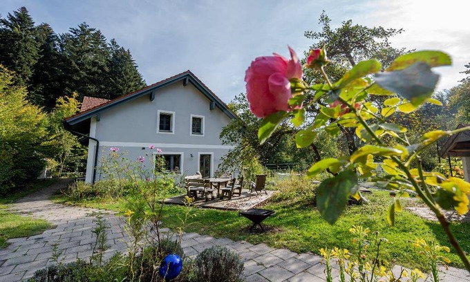Wiesent Apartment | 100 m² Apartment ∙ 2 bedrooms ∙ 4 guests
