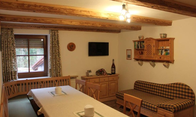 Teisendorf Apartment | 100 m² Apartment ∙ 2 bedrooms ∙ 6 guests