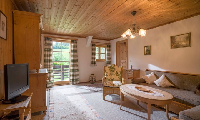 Oberaudorf Apartment | 100 m² Apartment ∙ 3 bedrooms ∙ 6 guests