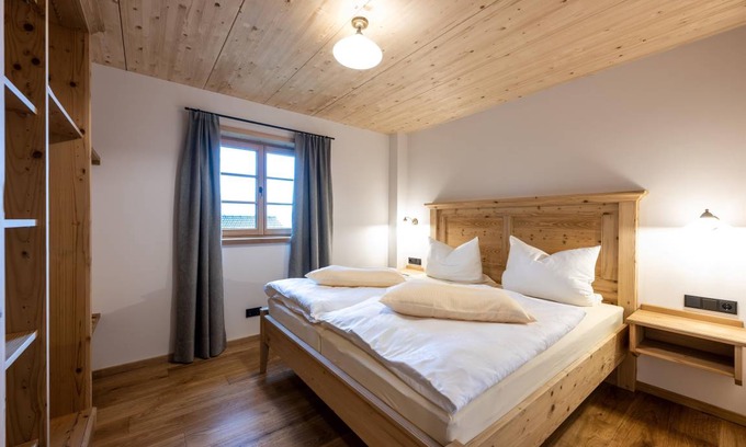 Burgberg Cabin | 100 m² Cabin ∙ 2 bedrooms ∙ 4 guests