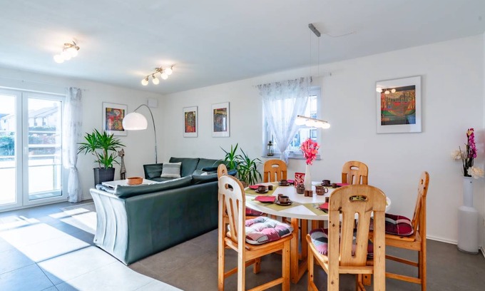 Pfaffing Apartment | 108 m² Apartment ∙ 6 guests