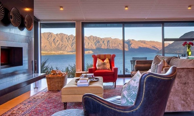 Fernhill House | 11 Aspen Grove by MajorDomo - Luxury Lake View Villa