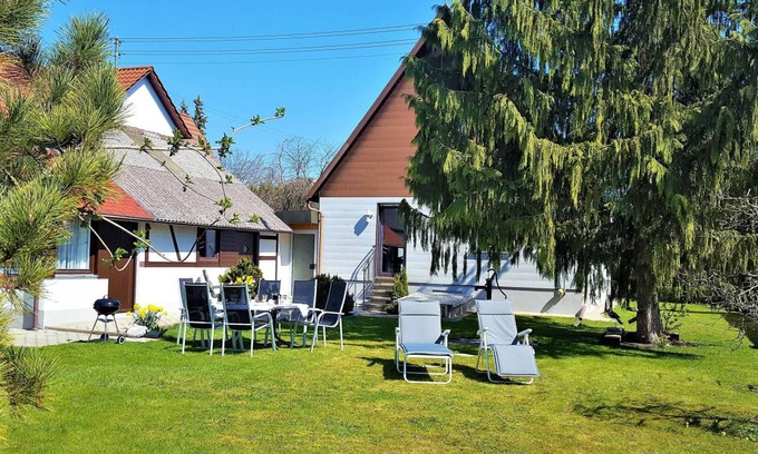 Guenzburg House | 110 m² House ∙ 2 bedrooms ∙ 6 guests