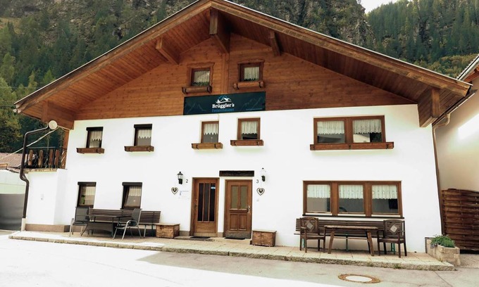 Sankt Leonhard im Pitztal Apartment | 120 m² Apartment ∙ 4 bedrooms ∙ 7 guests
