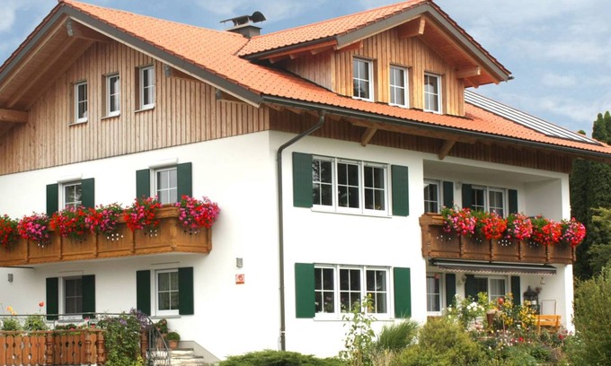Rueckholz Apartment | 120 m² Apartment ∙ 4 bedrooms ∙ 8 guests
