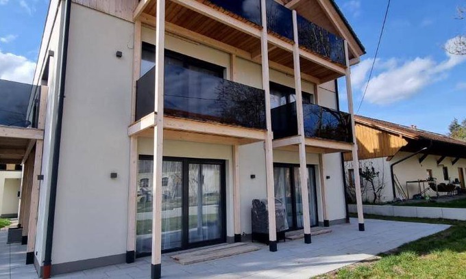 Feldafing Apartment | 120 m² Apartment ∙ 2 bedrooms ∙ 6 guests