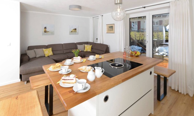 Breitbrunn a. Chiemsee Apartment | 125 m² Apartment ∙ 4 bedrooms ∙ 8 guests
