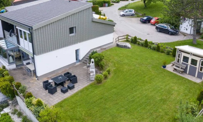 Schwarzenbach House | 125 m² House ∙ 3 bedrooms ∙ 6 guests