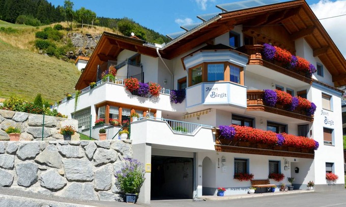 Kappl Apartment | 130 m² Apartment ∙ 4 bedrooms ∙ 14 guests