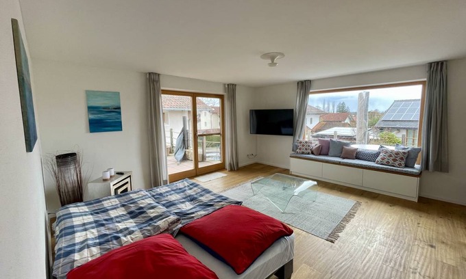 Chieming Apartment | 140 m² Apartment ∙ 2 bedrooms ∙ 6 guests