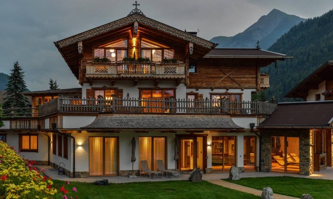 Holzgau House | 140 m² House ∙ 3 bedrooms ∙ 12 guests