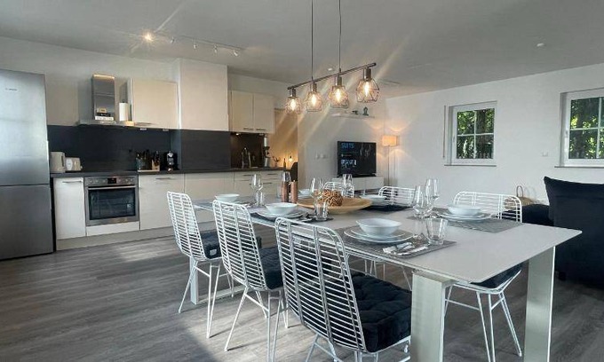 Munchen District Apartment | 145 m² Apartment ∙ 3 bedrooms ∙ 6 guests