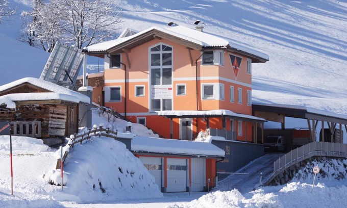 Kolsassberg Apartment | 170 m² Apartment ∙ 3 bedrooms ∙ 8 guests