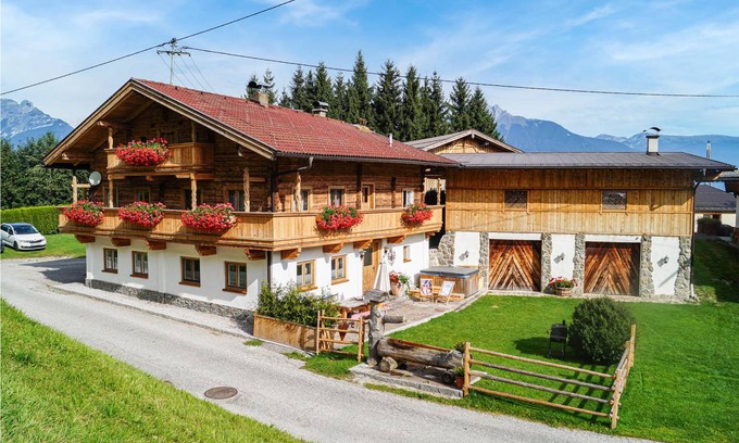Kolsassberg House | 180 m² House ∙ 4 bedrooms ∙ 7 guests