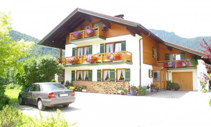 Weissbach an der Alpenstrasse Apartment | 28 m² Apartment ∙ 1 bedroom ∙ 2 guests
