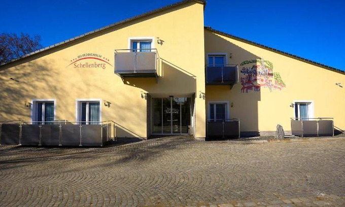 Donauwoerth Bed & Breakfast | 28 m² Bed and breakfast ∙ 2 guests