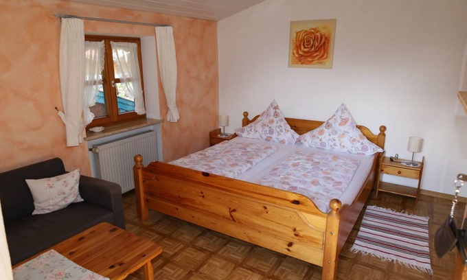Schleching Apartment | 30 m² Apartment ∙ 2 guests