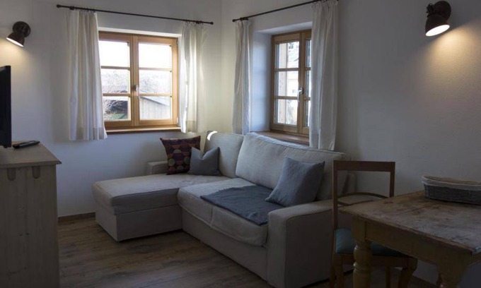 Ebersberg District Apartment | 33 m² Apartment ∙ 1 bedroom ∙ 2 guests