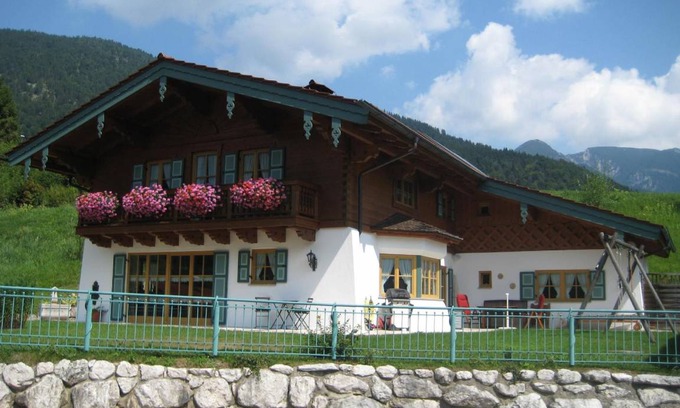 Weissbach an der Alpenstrasse Apartment | 35 m² Apartment ∙ 1 bedroom ∙ 2 guests