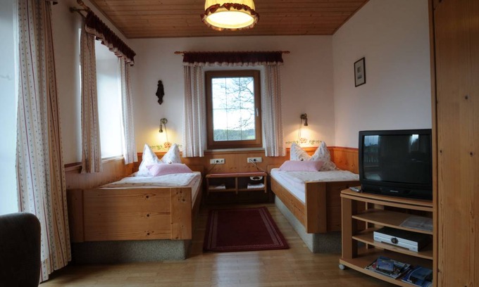 Seeon-Seebruck Apartment | 35 m² Apartment ∙ 2 guests