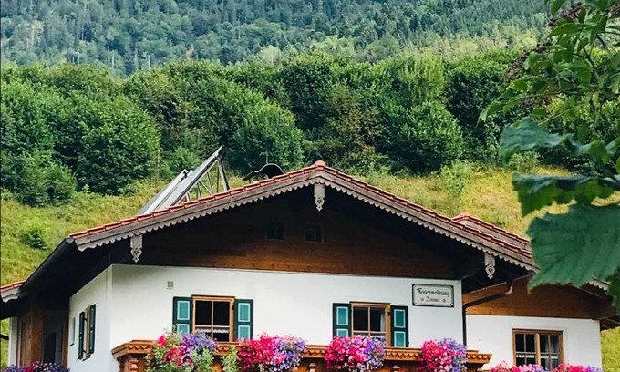 Weissbach an der Alpenstrasse Apartment | 38 m² Apartment ∙ 1 bedroom ∙ 4 guests