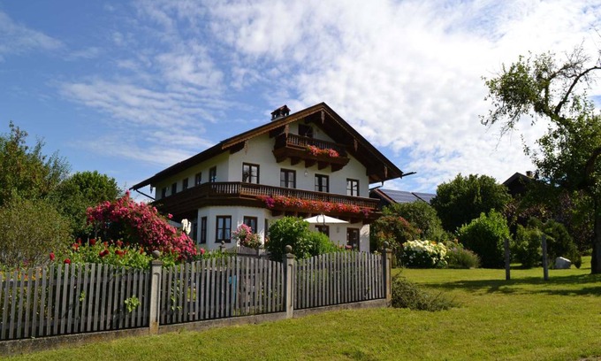 Bad Endorf Apartment | 40 m² Apartment ∙ 2 guests