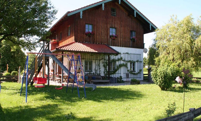 Bad Endorf Apartment | 40 m² Apartment ∙ 2 guests