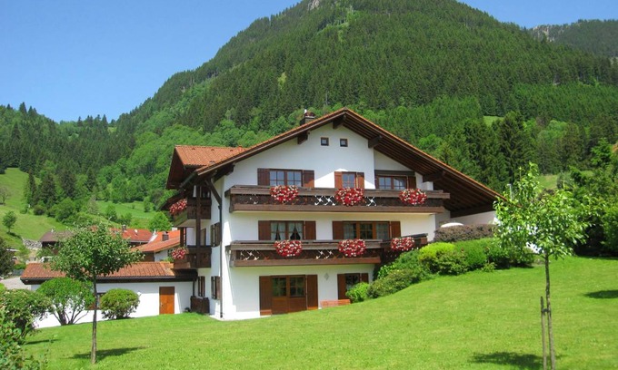 Burgberg Apartment | 42 m² Apartment ∙ 1 bedroom ∙ 3 guests