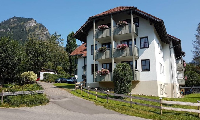 Bad Hindelang Apartment | 50 m² Apartment ∙ 2 bedrooms ∙ 4 guests