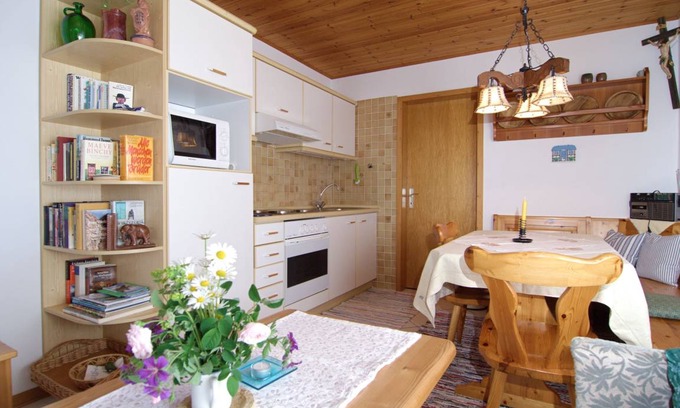 Breitbrunn a. Chiemsee Apartment | 50 m² Apartment ∙ 3 guests