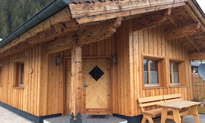 Elbigenalp Cabin | 50 m² Cabin ∙ 1 bedroom ∙ 3 guests