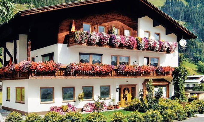 Elbigenalp Apartment | 53 m² Apartment ∙ 6 guests