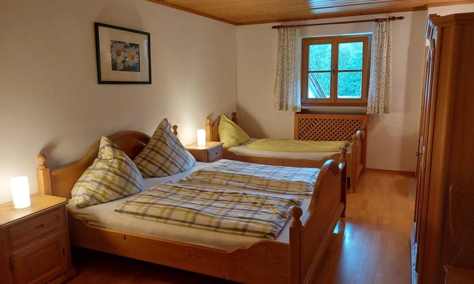 Weissbach an der Alpenstrasse Apartment | 60 m² Apartment ∙ 2 bedrooms ∙ 4 guests