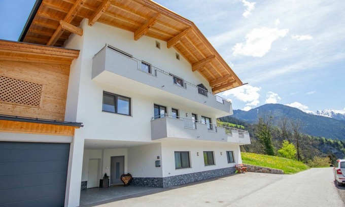 Ramsau im Zillertal Apartment | 60 m² Apartment ∙ 2 bedrooms ∙ 4 guests