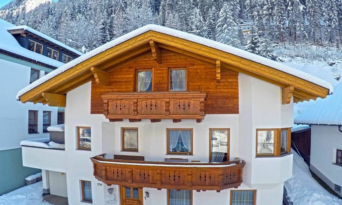 See Apartment | 60 m² Apartment ∙ 2 bedrooms ∙ 4 guests