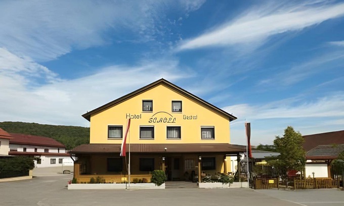 Parsberg Bed & Breakfast | 60 m² Bed and breakfast ∙ 3 guests